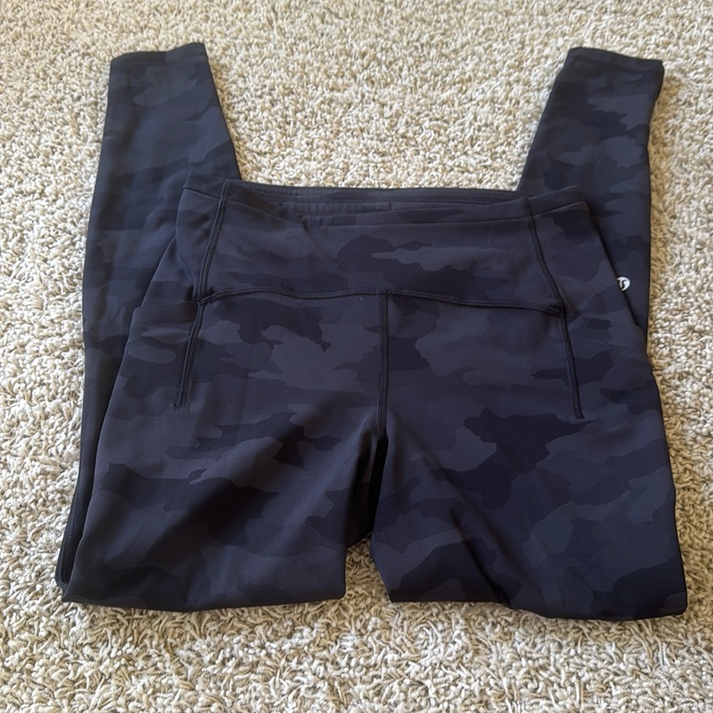 GUC lululemon black camo leggings size 6
